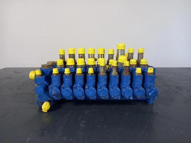 Distributeur hydraulique pour JCB 51R-1