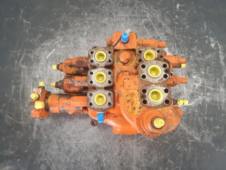 Distributeur hydraulique pour FIAT HITACHI FL175
