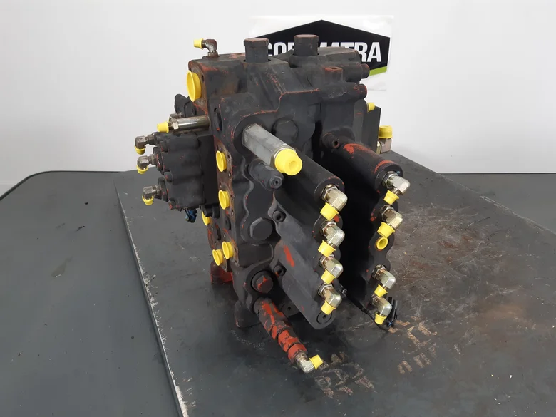 Hydraulic distributor for JCB JS330XD