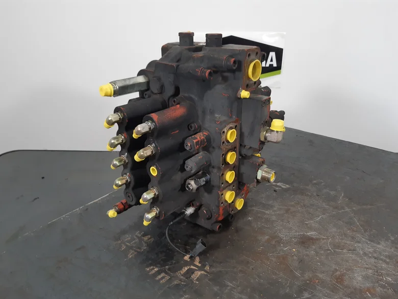 Hydraulic distributor for JCB JS330XD