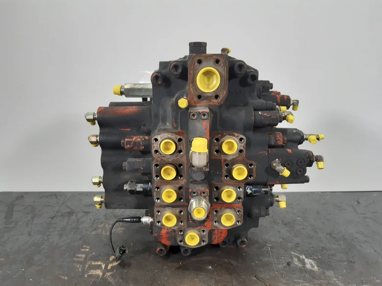 Hydraulic distributor for JCB JS330XD