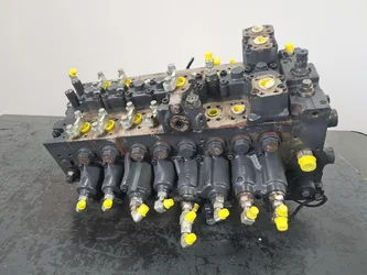 Distributeur hydraulique pour KOMATSU PC228USLC-11