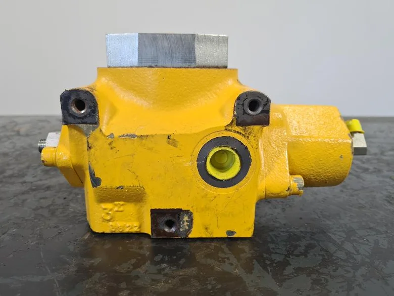 Distributeur hydraulique pour KOMATSU PC228USLC-11