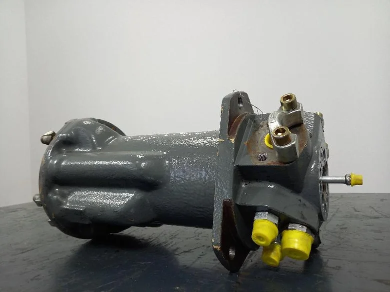 Swivel joint for LIEBHERR R924COMP