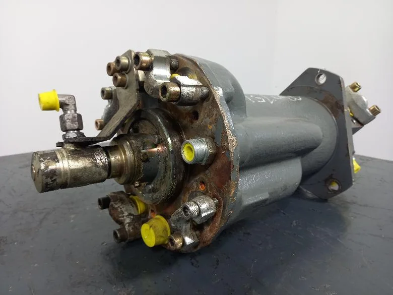 Swivel joint for LIEBHERR R924COMP