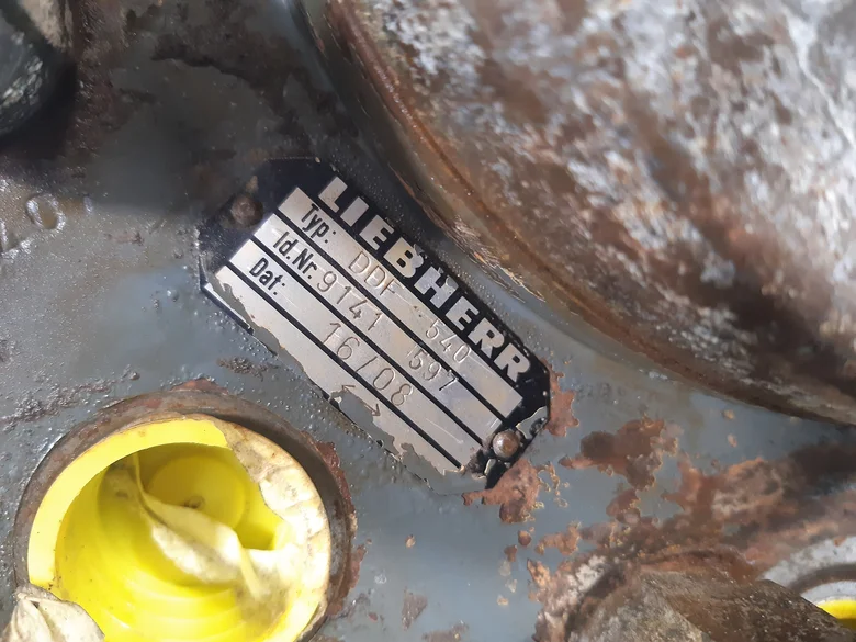 Swivel joint for LIEBHERR R964C