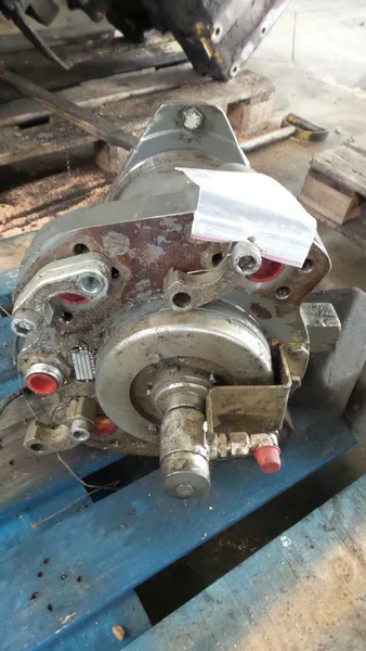 Swivel joint for LIEBHERR R954C