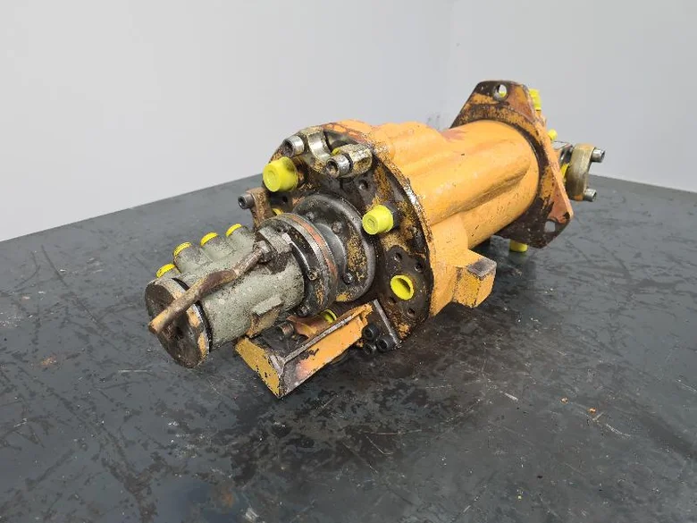 Swivel joint for LIEBHERR A912LI