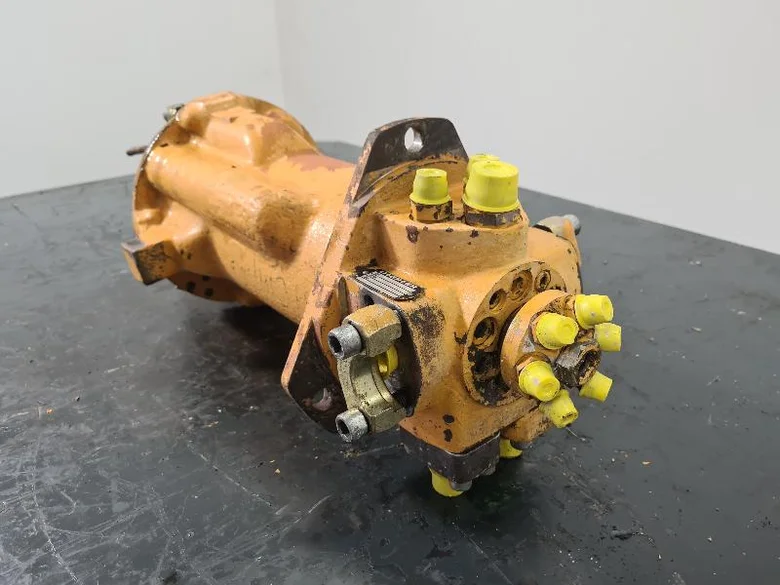 Swivel joint for LIEBHERR A912LI