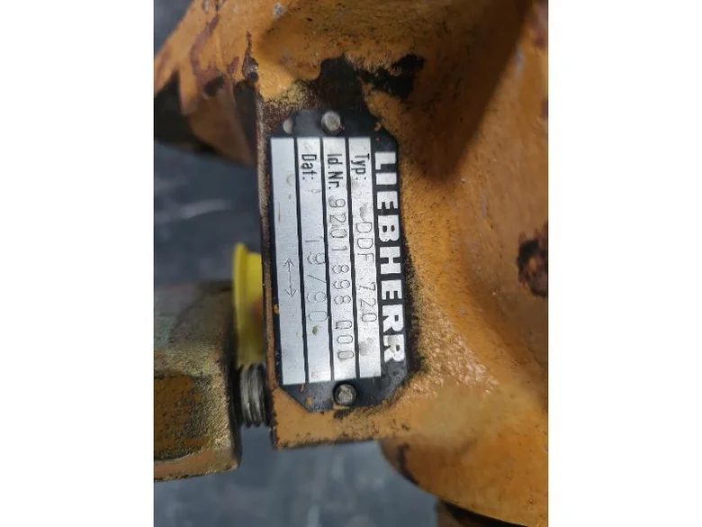 Swivel joint for LIEBHERR A912LI