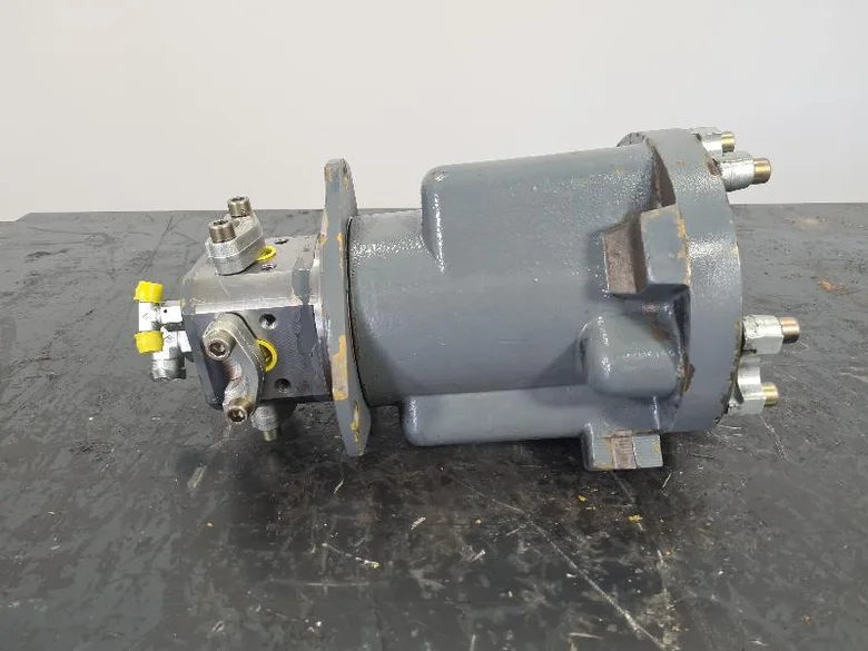 Swivel joint for LIEBHERR R906LC