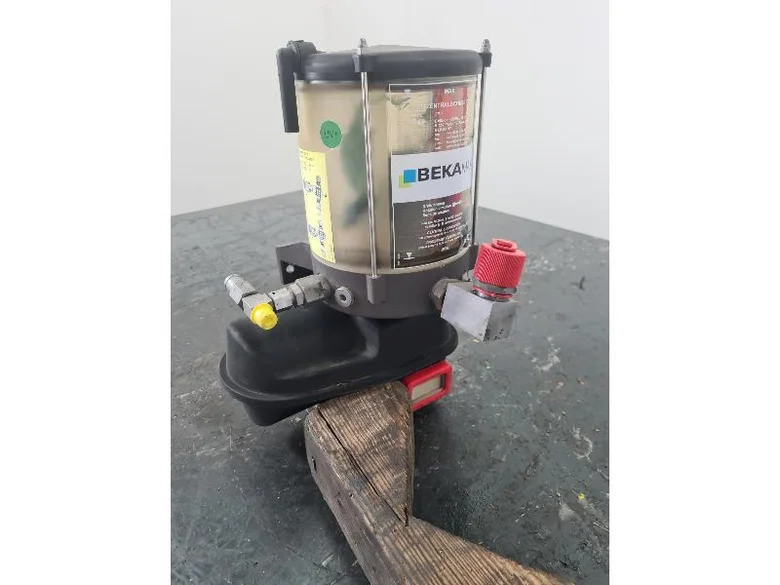 Central de engrase para KOMATSU PC228USLC-11
