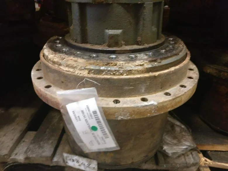 Final drive for LIEBHERR R946