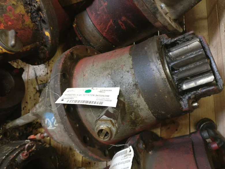 Rotation reducer for LIEBHERR R912