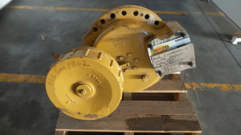 Rotation reducer for LIEBHERR R972