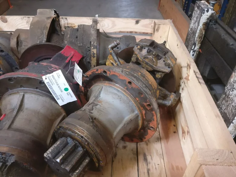 Rotation reducer for LIEBHERR R900