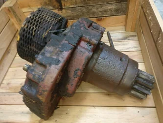 Rotation reducer for LIEBHERR R912