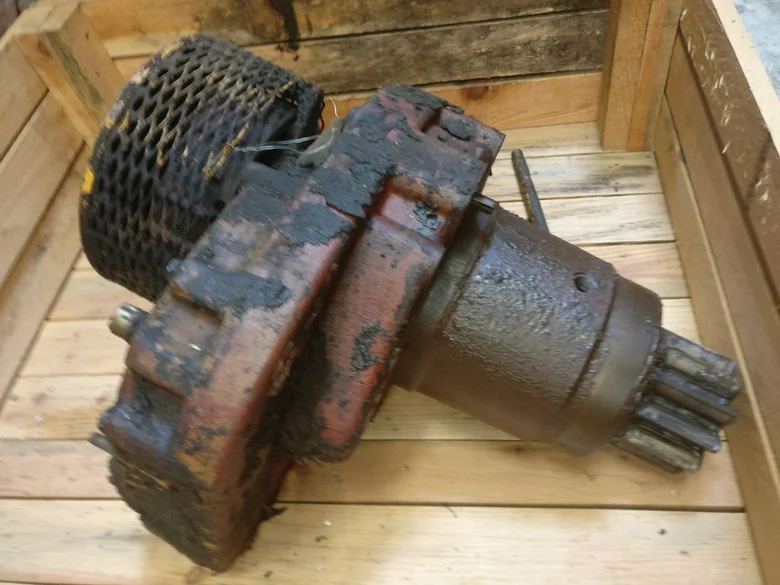 Reductor de rotación para LIEBHERR R912