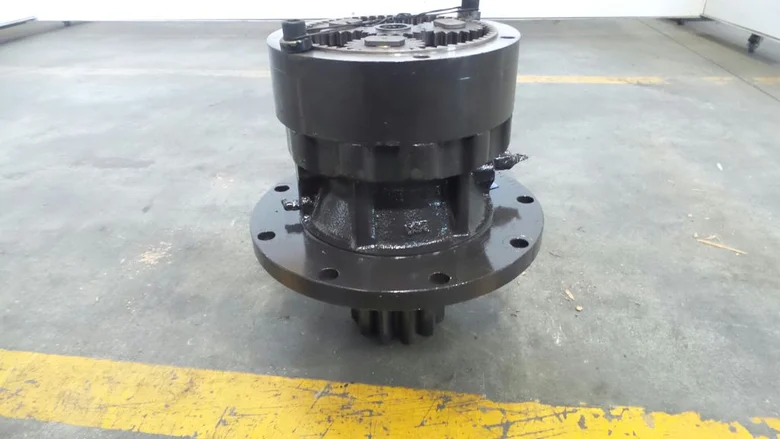 Rotation reducer for JCB 8085