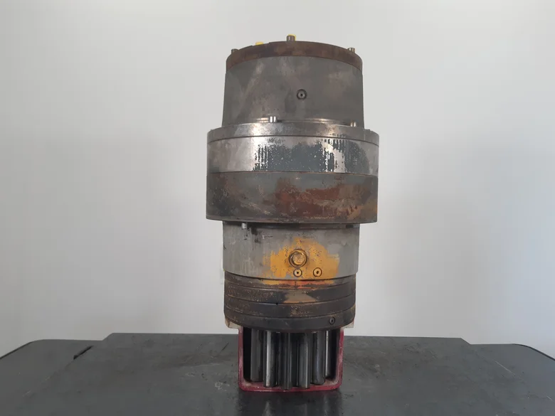 Rotation reducer for LIEBHERR R974C