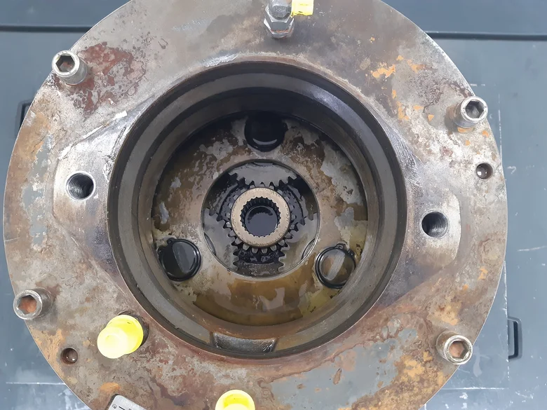 Rotation reducer for LIEBHERR R974C