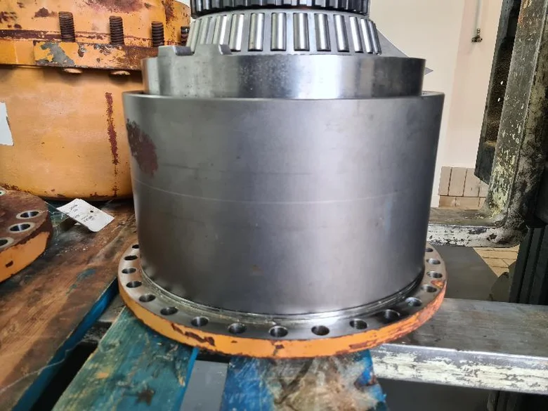 Wheel gear for LIEBHERR L580