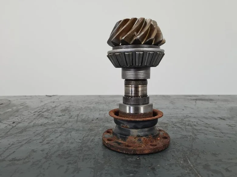 Differential axle for CATERPILLAR M318