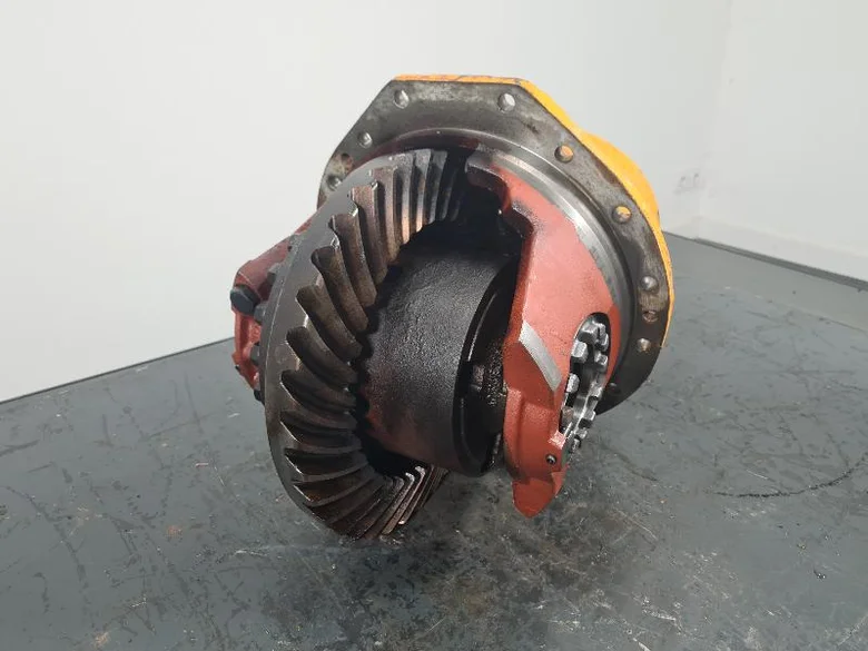 Differential axle for LIEBHERR L580