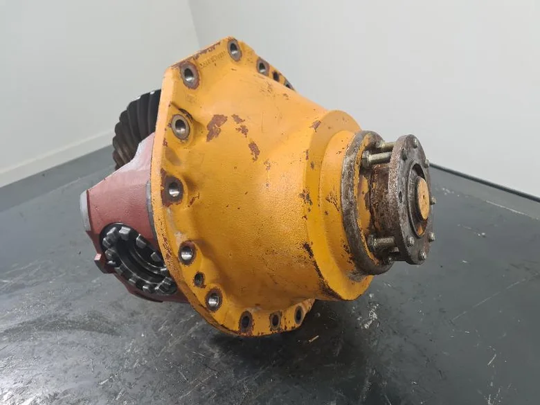 Differential axle for LIEBHERR L580