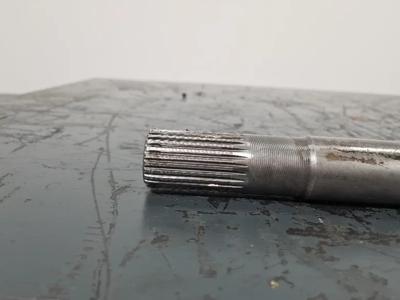 Wheel shaft for LIEBHERR A902LI