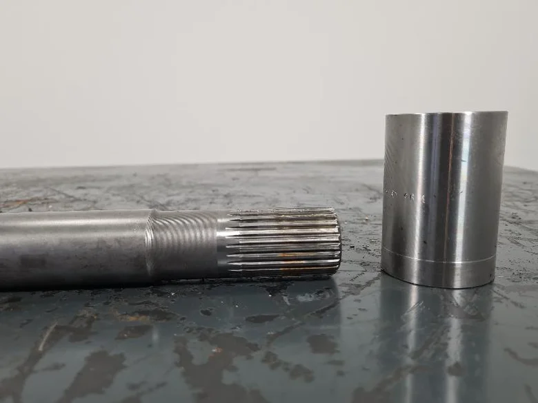 Wheel shaft for LIEBHERR A902LI