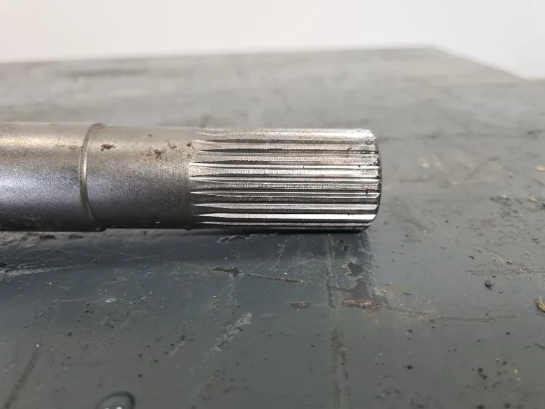 Wheel shaft for LIEBHERR A902LI