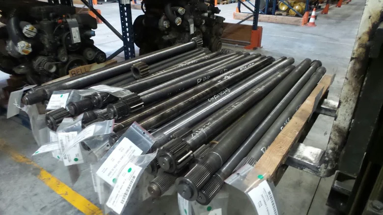 Wheel shaft for BELL B25C