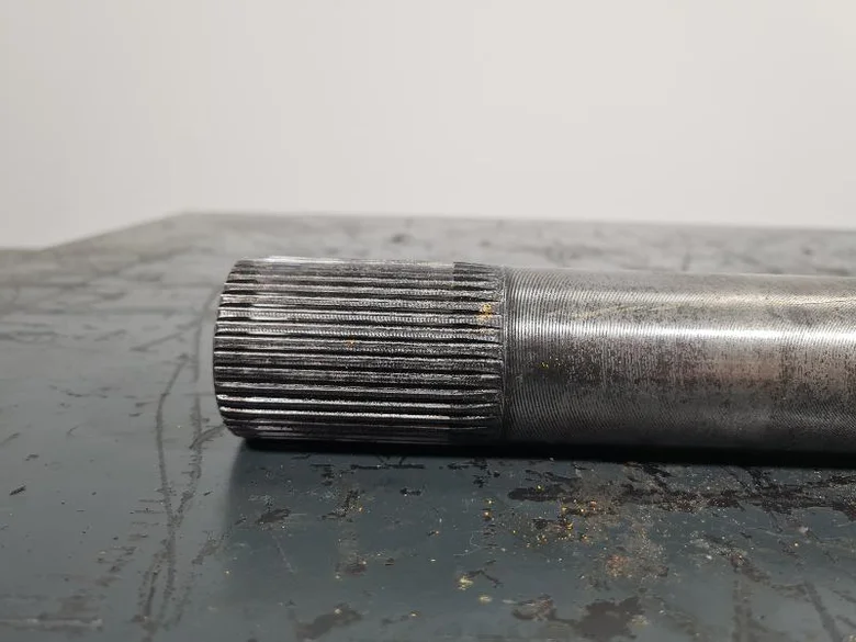 Wheel shaft for LIEBHERR L580