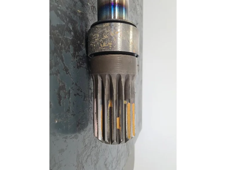 Wheel shaft for VOLVO A35G