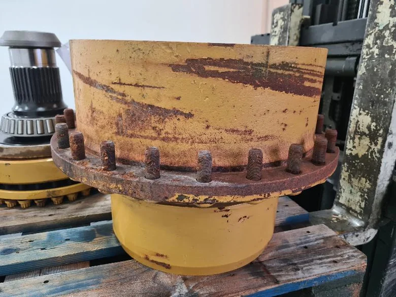 Wheel hub for CATERPILLAR 735