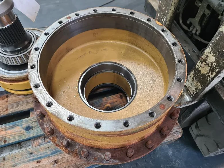 Wheel hub for CATERPILLAR 735