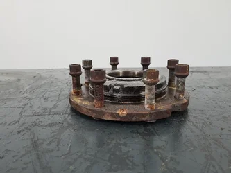 Wheel hub for VOLVO L45B