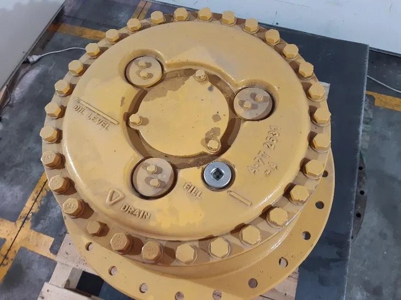 Wheel spindle for CATERPILLAR D7R