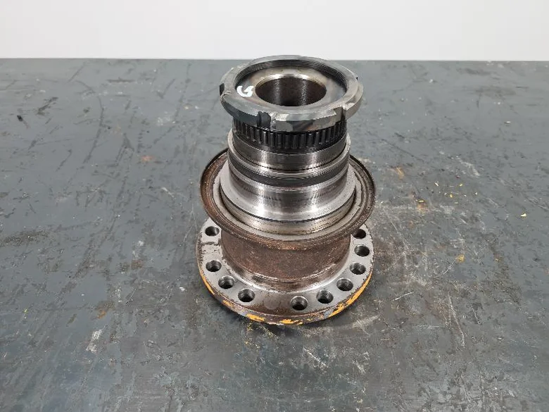 Wheel spindle for LIEBHERR A902LI