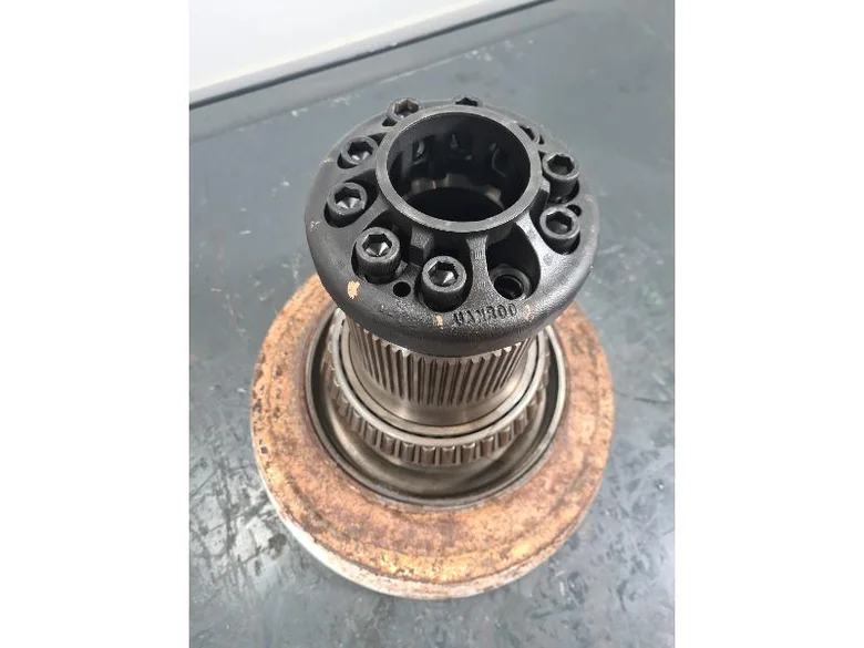 Wheel spindle for CATERPILLAR 980G