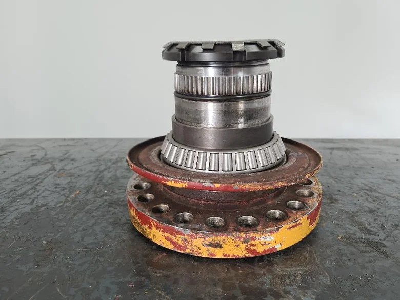 Wheel spindle for LIEBHERR A912LI