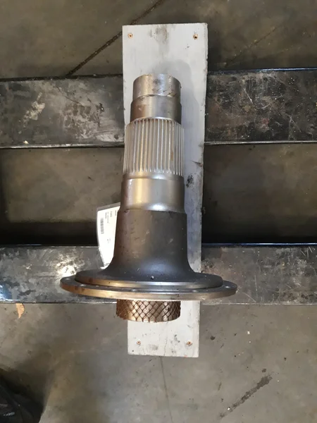 Wheel spindle for CATERPILLAR D4E