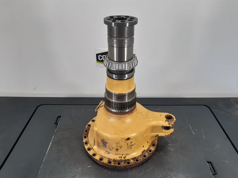 Wheel spindle for CATERPILLAR 770
