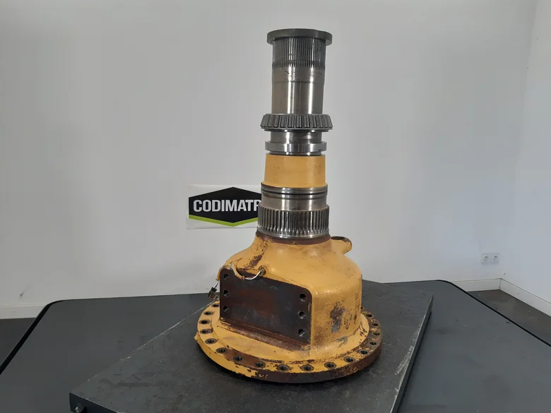 Wheel spindle for CATERPILLAR 770