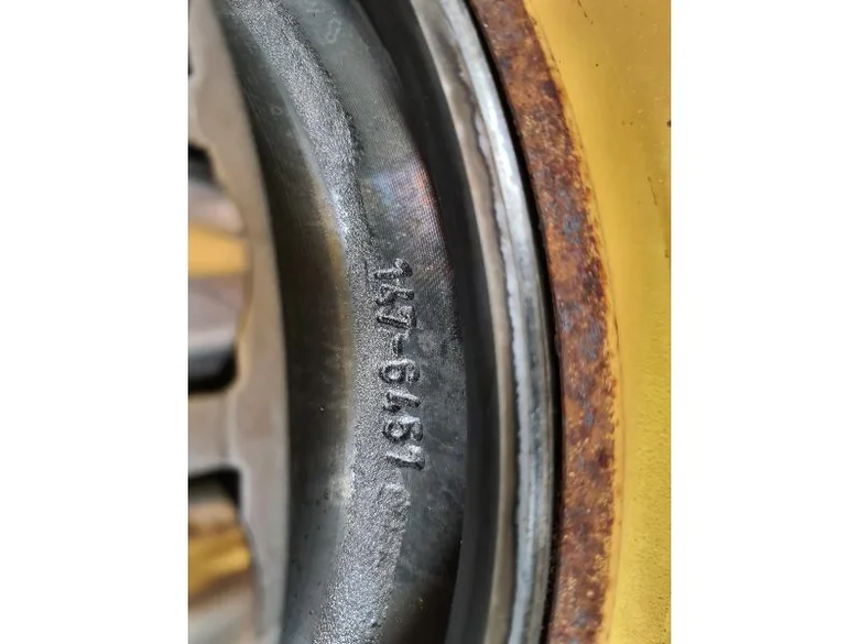 Wheel spindle for CATERPILLAR 988G