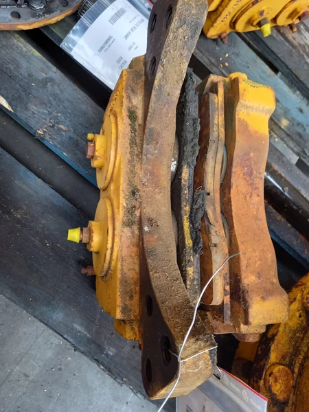 Caliper housing for VOLVO A25C