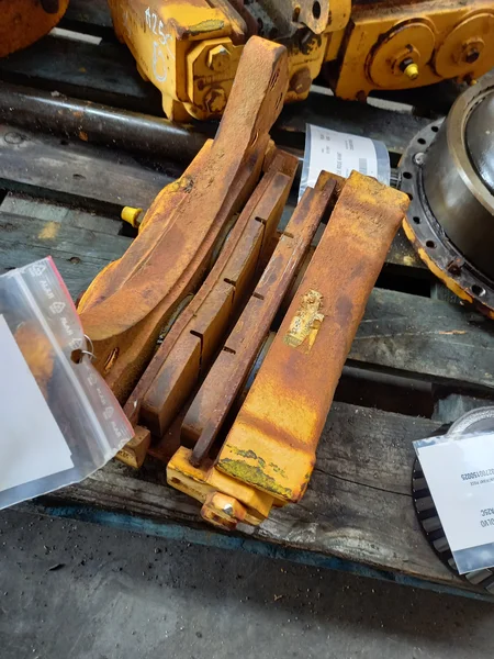 Pinza para VOLVO A25C