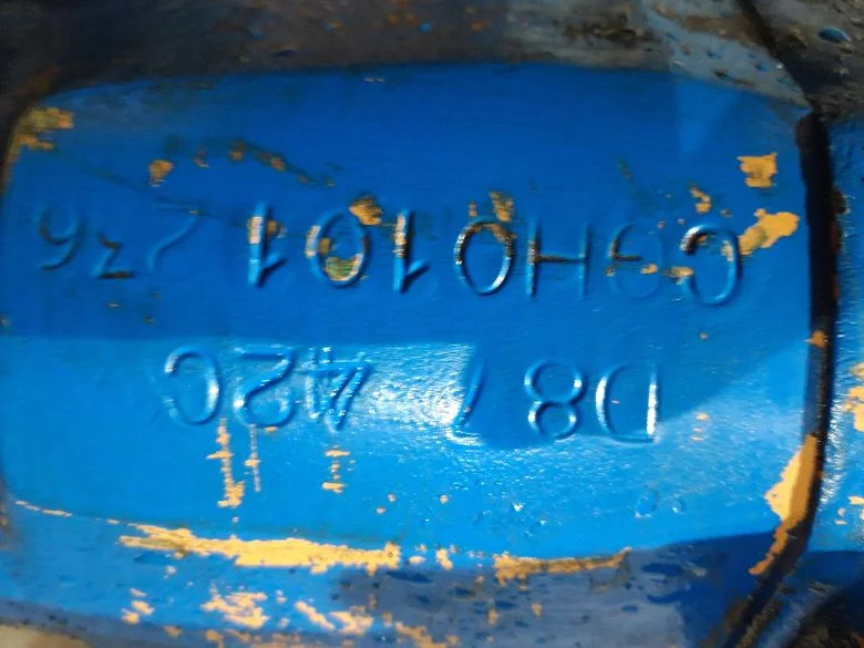 Vérin de flèche pour CASE 688B