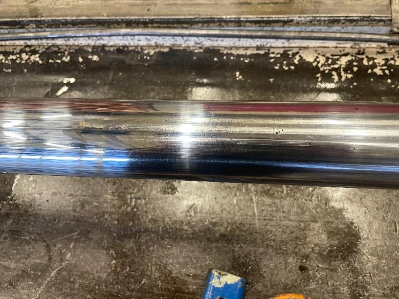 Vérin de flèche pour CASE 688B